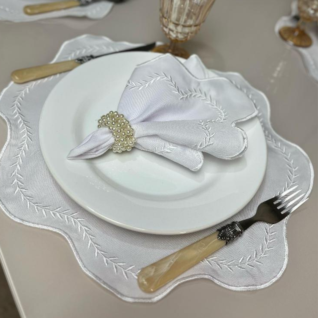 Kit Louças Porcelana Natalina – 16 Peças